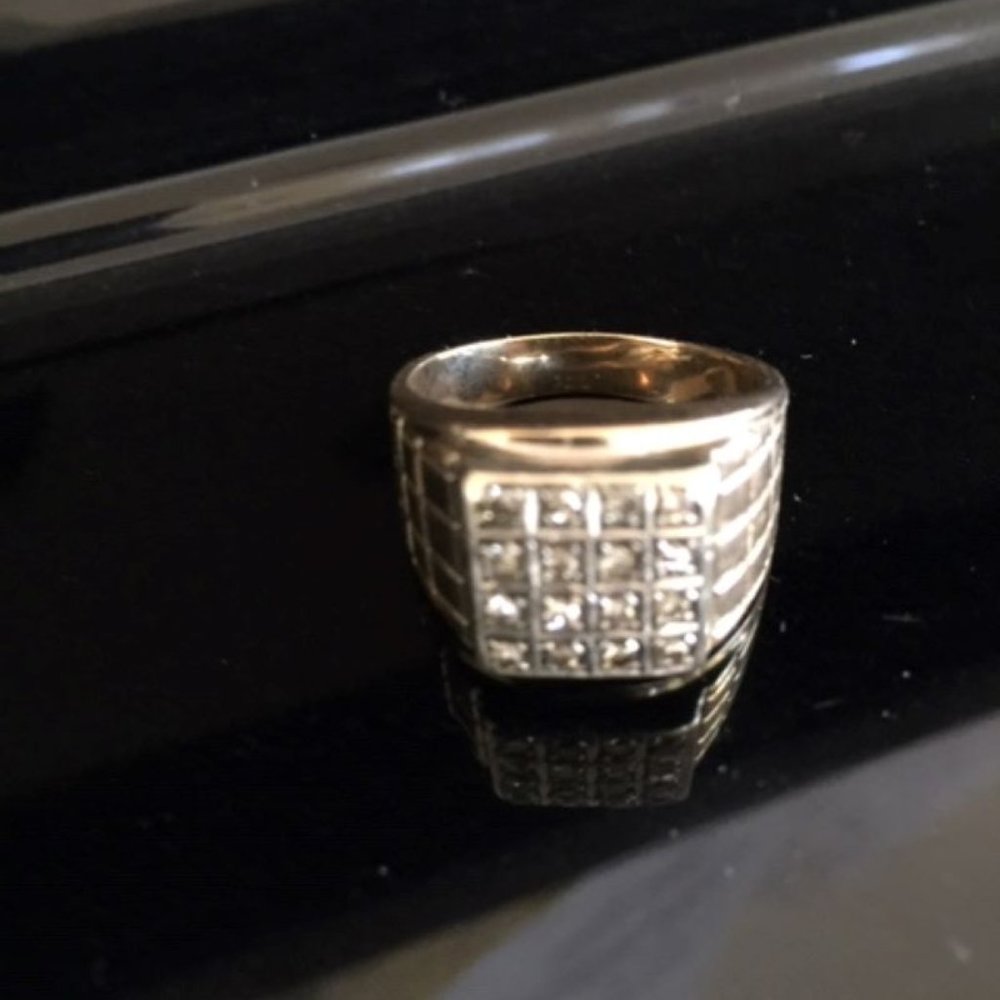 14 K REAL YELLOW GOLD WITH DIAMONDS UNISEX